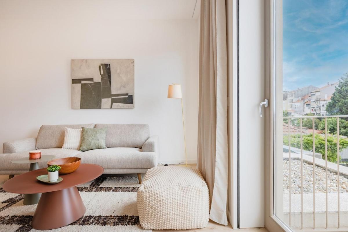 Apartment The Bright Life At Boavista Flats